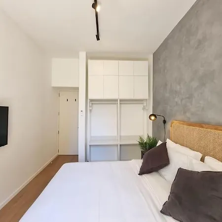 Vibranty Lux - Location, Minutes From Sandy *